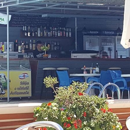 Perla Hotel Saranda エクステリア 写真