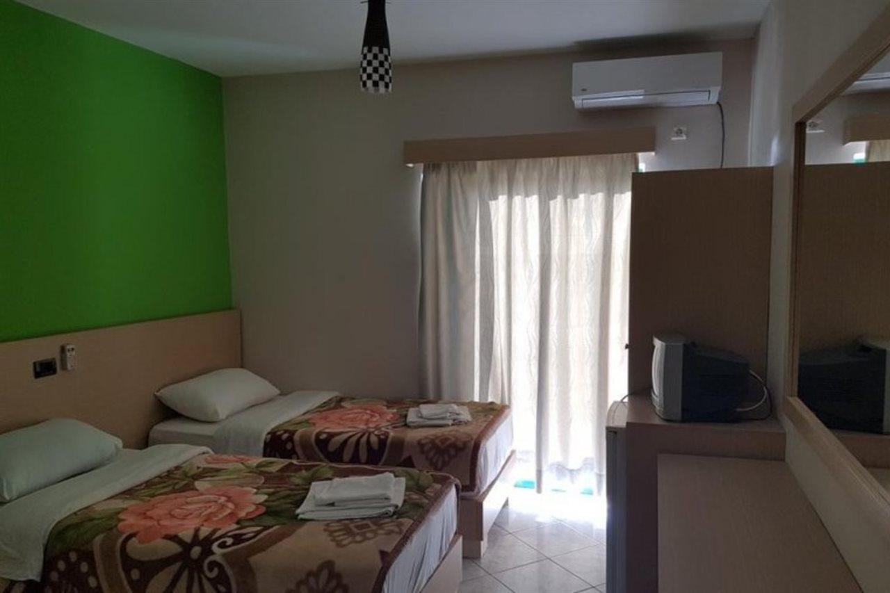 Perla Hotel Saranda エクステリア 写真