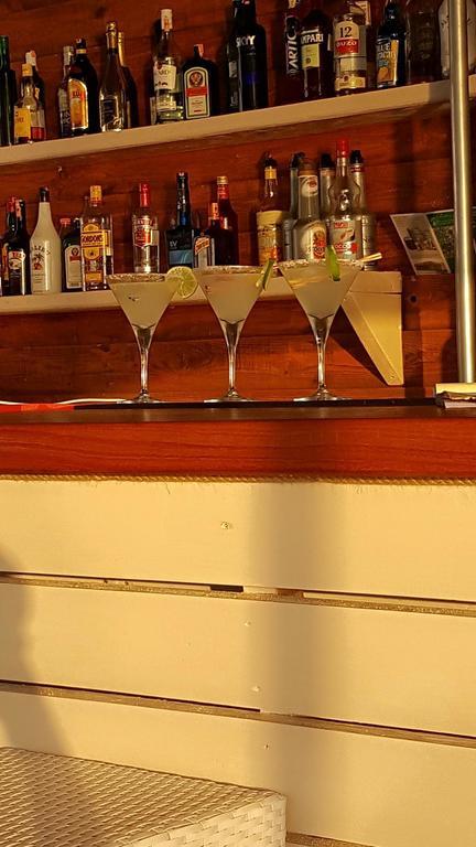 Perla Hotel Saranda エクステリア 写真