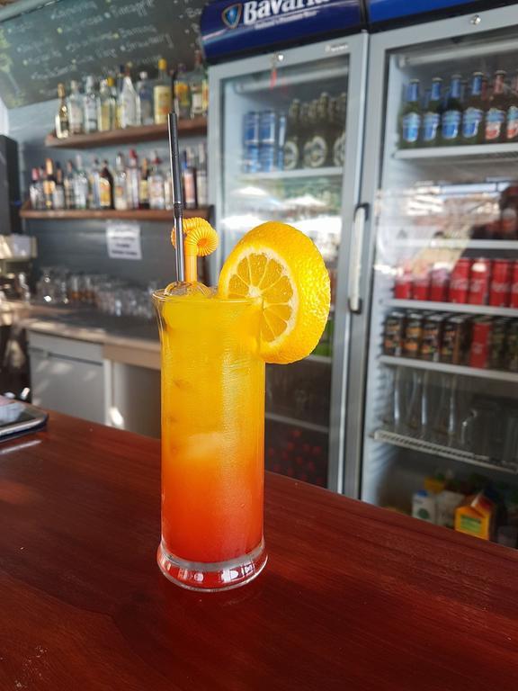 Perla Hotel Saranda エクステリア 写真