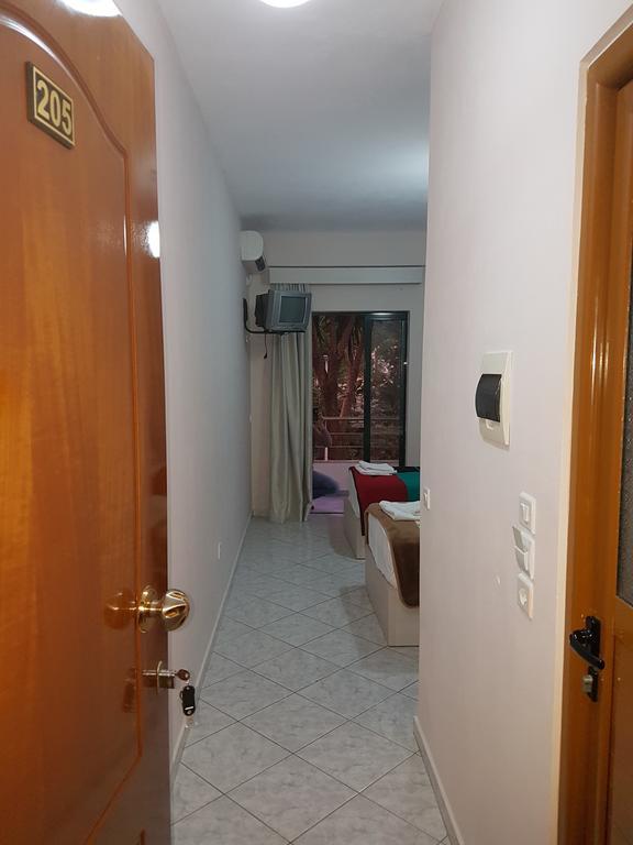 Perla Hotel Saranda エクステリア 写真