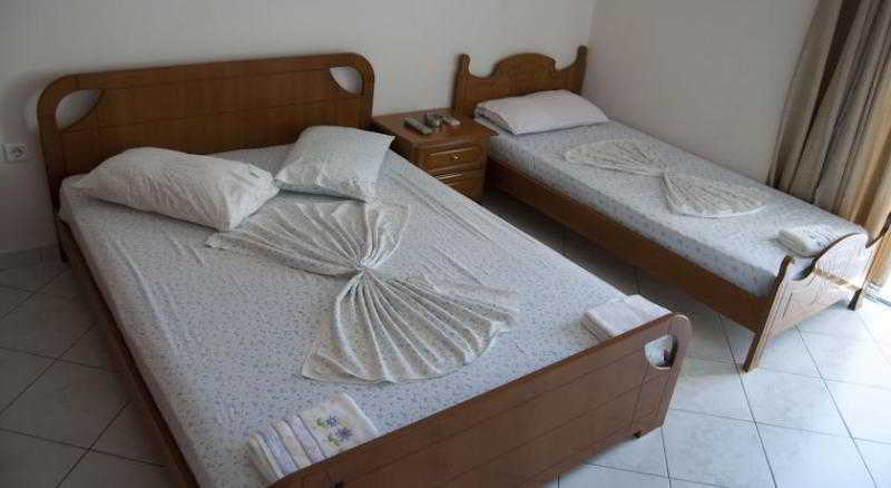 Perla Hotel Saranda エクステリア 写真