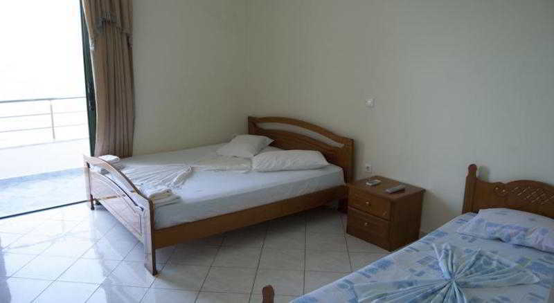 Perla Hotel Saranda エクステリア 写真
