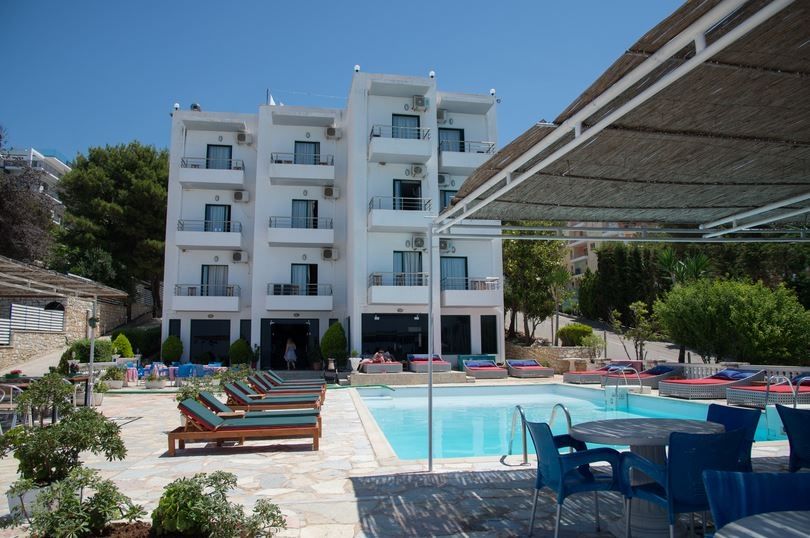 Perla Hotel Saranda エクステリア 写真