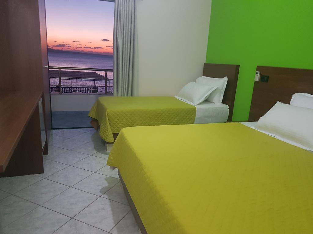Perla Hotel Saranda エクステリア 写真
