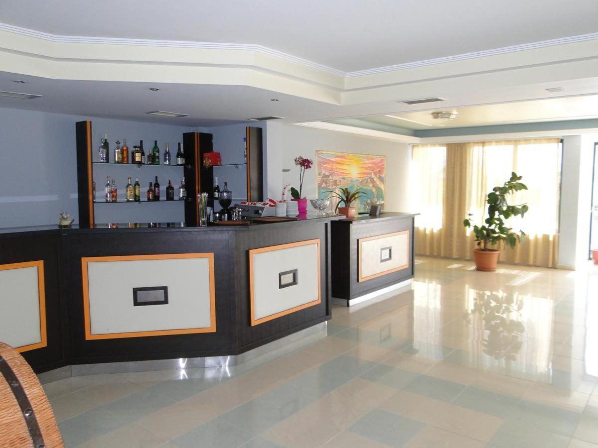 Perla Hotel Saranda エクステリア 写真